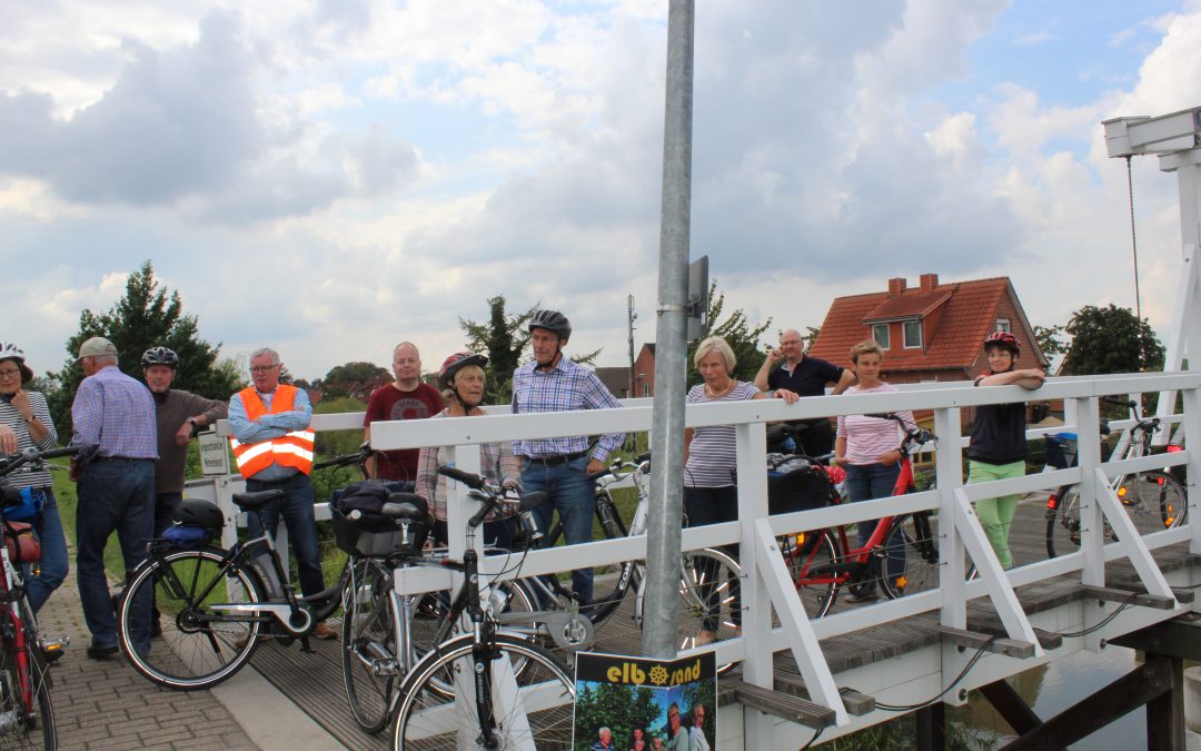 Mit dem Fahrrad „Auf dem Hollerweg“